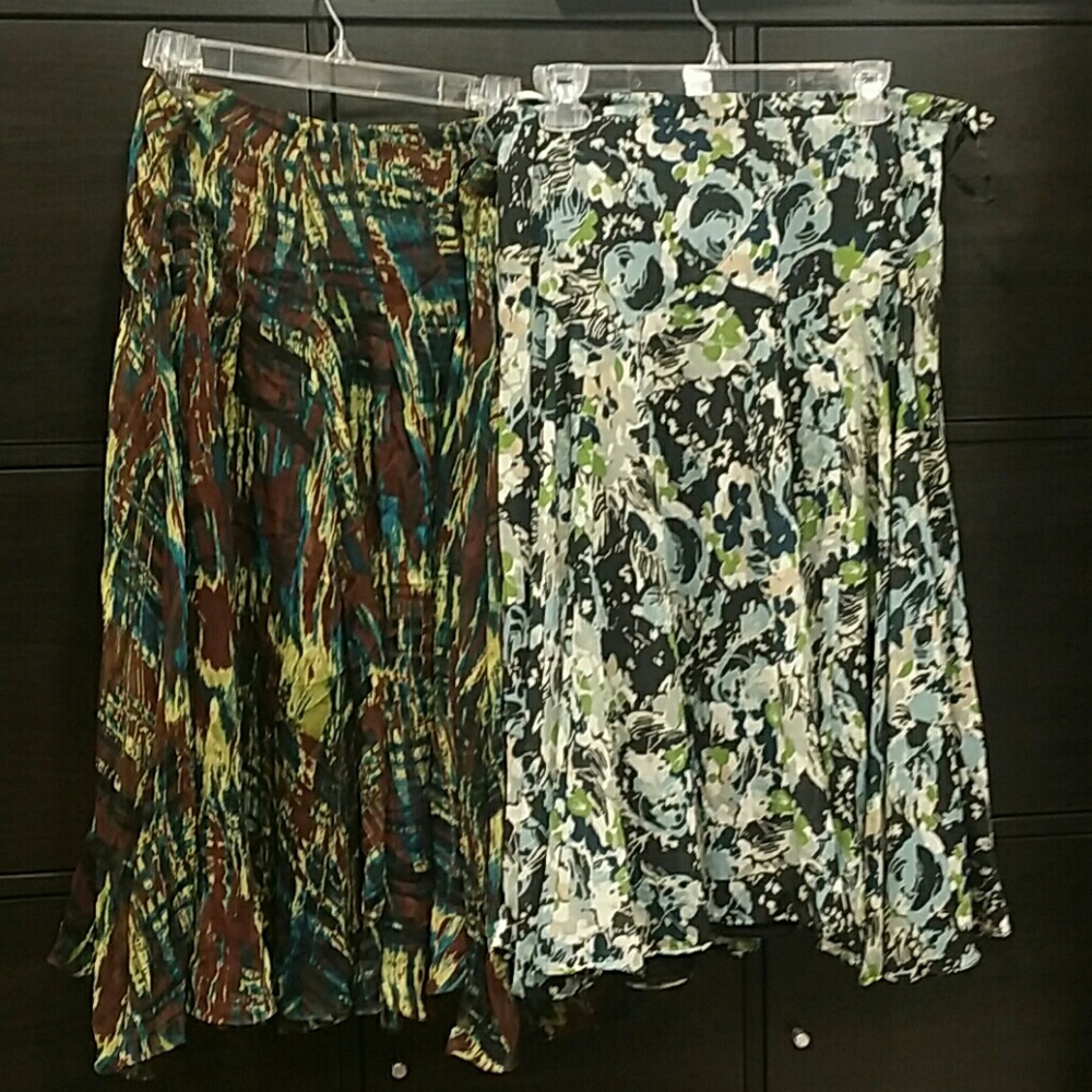 Lot of 2 jones new York flair skirts